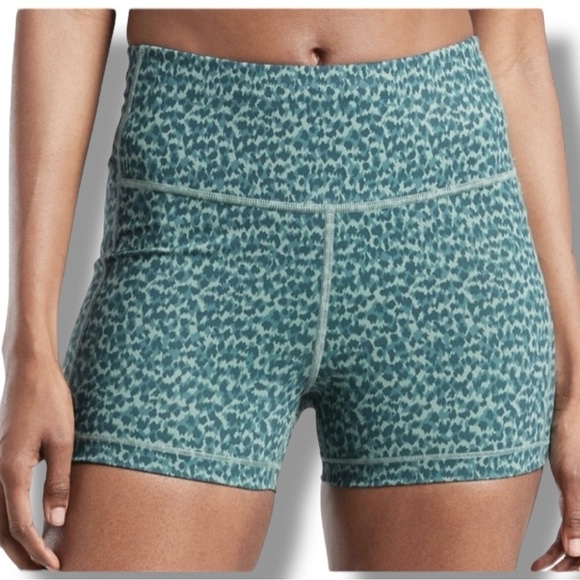 Athleta Pants - ATHLETA Ultimate Printed Shortie - 2X Teal Cheetah